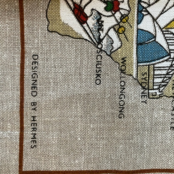 Hermes Auth designed by Hermes Vtg linen map of Australia measures 29 x 19 - Picture 8 of 12